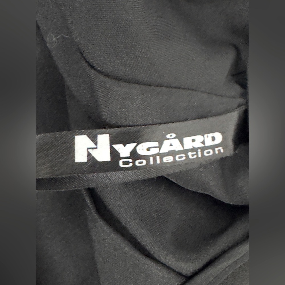 Peter Nygard Black Knee-Length Pleated Pencil Skirt 4 Petite Excellent Condition - Picture 7 of 7